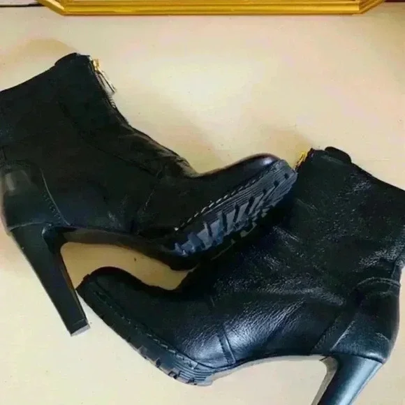 love moschino zipper ankle boots - Picture 4 of 5